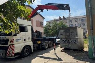 Від літнього майданчика до занедбаних поштових скриньок: Луцьк очищають від незаконних споруд