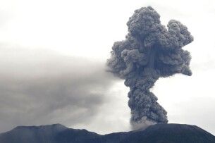 Через виверження вулкана трагічно загинули 11 альпіністів