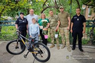 Волинські поліцейські привітали сина загиблого колеги з Днем народження (Фото)