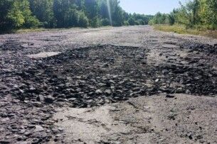 На Волині продовжують ремонтувати жахливу дорогу
