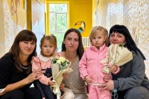 Дитячі життя змінилися за один день: у Львові двом дівчаткам пересадили нирки від одного донора