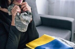 «Не телефонуйте мені з плітками: поки не побачу тіло, я в це вірити не збираюся…»