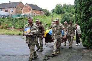 На Волині громада провела в засвіти молодого захисника