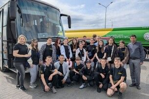 Одинадцятеро дітей Ковельської громади, які втратили батьків у війні, вирушили до США на відпочинок