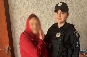 На Волині небайдужі перехожі та поліцейські допомогли пенсіонерці