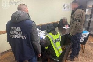 Посадовцю міської ради та директору закладу освіти на Волині повідомлено про підозру у розтраті понад 1,3 мільйона гривень