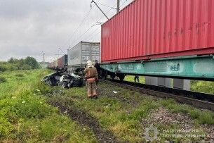 Юний водій загинув, зіткнувшись з потягом на Волині