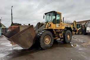 Автопарк волинських комунальників поповнився потужним навантажувачем «Volvo»