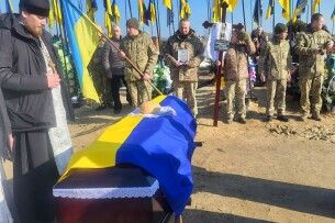 Після двох контузій повернувся на фронт: Ковель попрощався із загиблим воїном Миколою Петровським