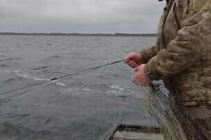 Водойми нацпарку на Волині очистили від браконьєрських сіток під час нересту 
