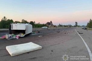 Фатальний розворот: на Волині вщент розбилися дві автівки