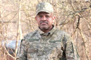 Колумбійський доброволець  110 діб тримав позицію, відбиваючи російські атаки