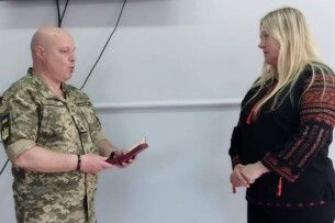 Дружині полеглого старшого лейтенанта з Волині вручили орден «За мужність»