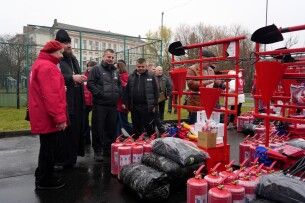 Пожежники Волині отримали допомогу від Червоного Хреста
