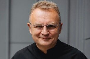 У Львові чоловік облив мера міста підозрілою рідиною