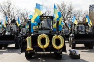 100 ескаваторів від Порошенка копають окопи у всіх фронтових областях