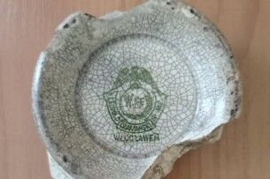 Фрагмент із минулого: у Ковелі знайшли уламок фаянсового посуду міжвоєнної Польщі