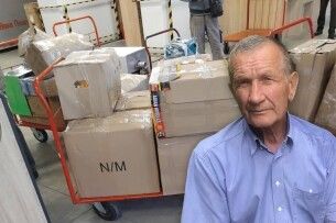 Батько загиблого волинського Героя передав «миколайчики» на фронт для побратима сина 