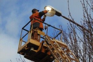 У громаді на Волині пояснили, чому вдень світяться ліхтарі