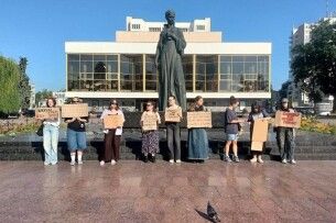 Лучани вийшли на мітинг проти відставки Федорова з посади міністра оборони