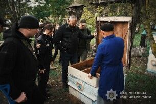 На Волині поліцейські після повернення з фронту побували в Музеї меду
