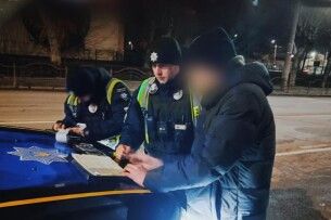 У Луцьку зупинили водія «BMW» без прав, документів та під кайфом
