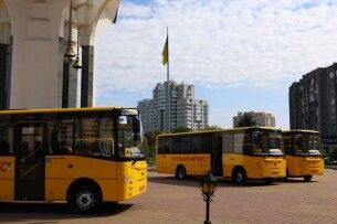 Три громади Волині отримали нові шкільні автобуси