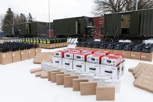 Фінальна передача року: бригади отримали від Порошенка «Блискавки» та інші сюрпризи для ворога