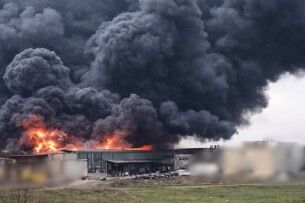 У Луцьку рашисти розбомбили логістичний центр мережі мінімаркетів «Сімі» 