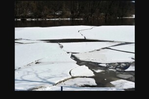 Українець у Польщі врятував двох дітей, які провалилися під лід