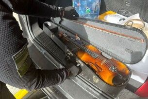 Львів'янка намагалася вивезти з України легендарну скрипку Страдіварі (Фото)
