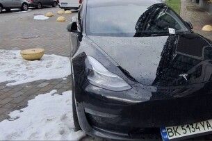 У Луцьку зухвалий водій облаштував собі «власну» парковку