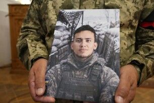 «Поховання в Україні було його останньою волею»: у Луцьку попрощалися з колумбійцем Карлосом Бохоркесом 