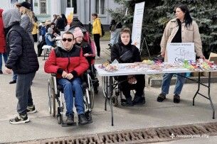 «Багато шкарпеток»: у місті на Волині  провели захід на підтримку людей із синдромом Дауна