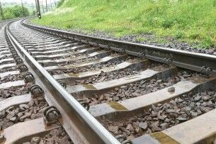 На Рівненщині на колії загинула школярка-переселенка