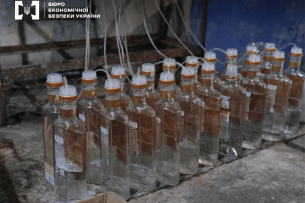 Судитимуть лучан, які організували алкогольний бізнес у підвалах