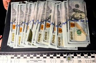 У Рівному шахраї ошукали 87-річного пенсіонера на понад 8 тисяч доларів