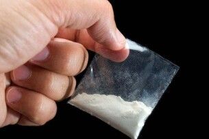 На Волині засудили чоловіка і його спільницю, які торгували наркотиками