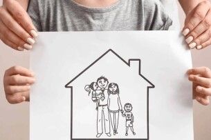 Усиновлення – шанс на щасливе дитинство: скільки дітей знайшли родину на Волині цього року