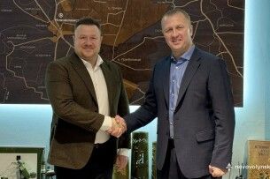 Дитячий спорт: до Нововолинська прибув заступник міністра і підписав меморандум