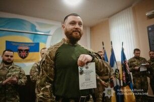 Знищують ворога на гарячих напрямках: волинські поліцейські-добровольці отримали заслужені нагороди