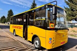 Дві громади Волині отримали нові шкільні автобуси