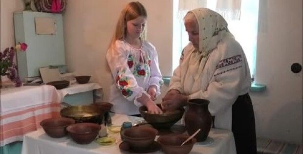 На Волині правнучка варить борщ за рецептом прабабусі – тепер страва визнана культурною спадщиною (Відео)