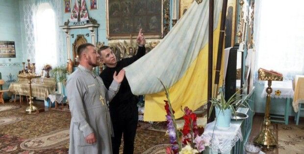 Приховані від радянської влади: у волинських храмах знайшли столітні синьо-жовті прапори (ВІдео)