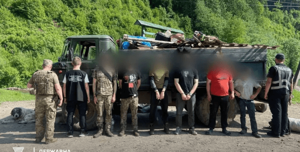 Військовозобов’язаний з Волині утікав за кордон в компанії кіз, телята та свиней (Відео)