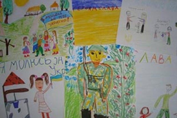 ВІКНО РУБРИКИ: школярі моляться за солдатів