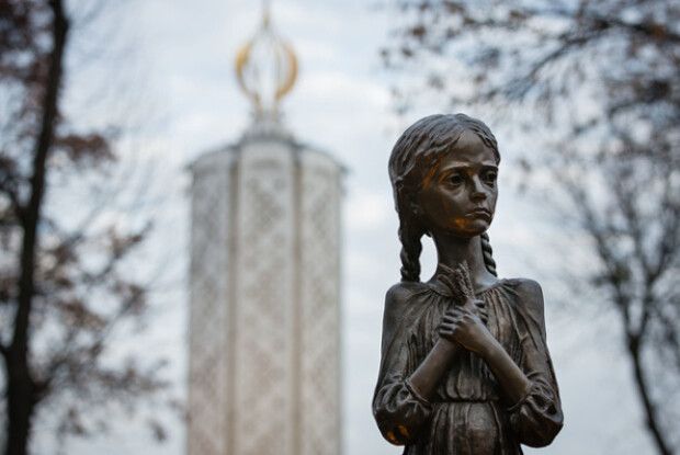 Закликаємо світ визнати Голодомор геноцидом, а голосує за це тільки 233 українські нардепи…