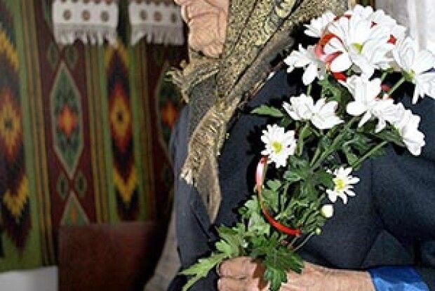 БАБЦЯ НАТАЛКА І В 100 РОКІВ —  ПРЕЗИДЕНТ  І ПРЕМ’ЄР  У РОДИНІ