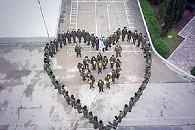 ФОТОФАКТ: любіть, жінки, таких відважних захисників Вітчизни