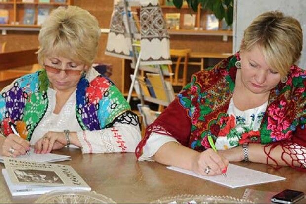 Щоб волинські учні краще знали рідну мову, диктанти писатимуть учителі й чиновники?